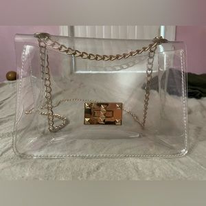 Clear, crossbody or shoulder bag. Stadium approved